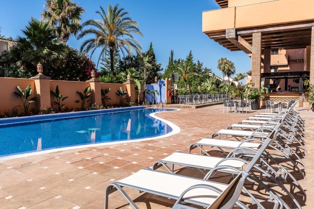 Globales Paraiso Beach Estepona Bagian luar foto