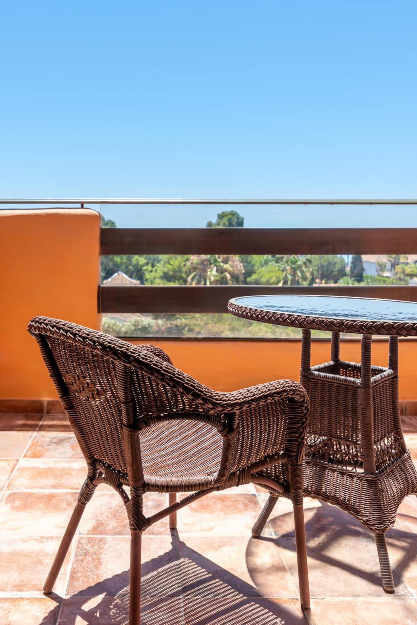 Globales Paraiso Beach Estepona Bagian luar foto