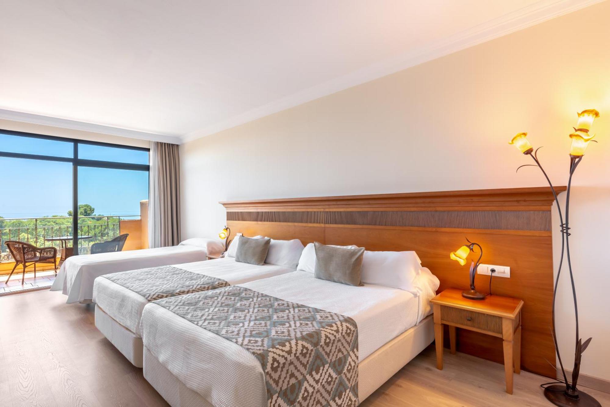Globales Paraiso Beach Estepona Bagian luar foto