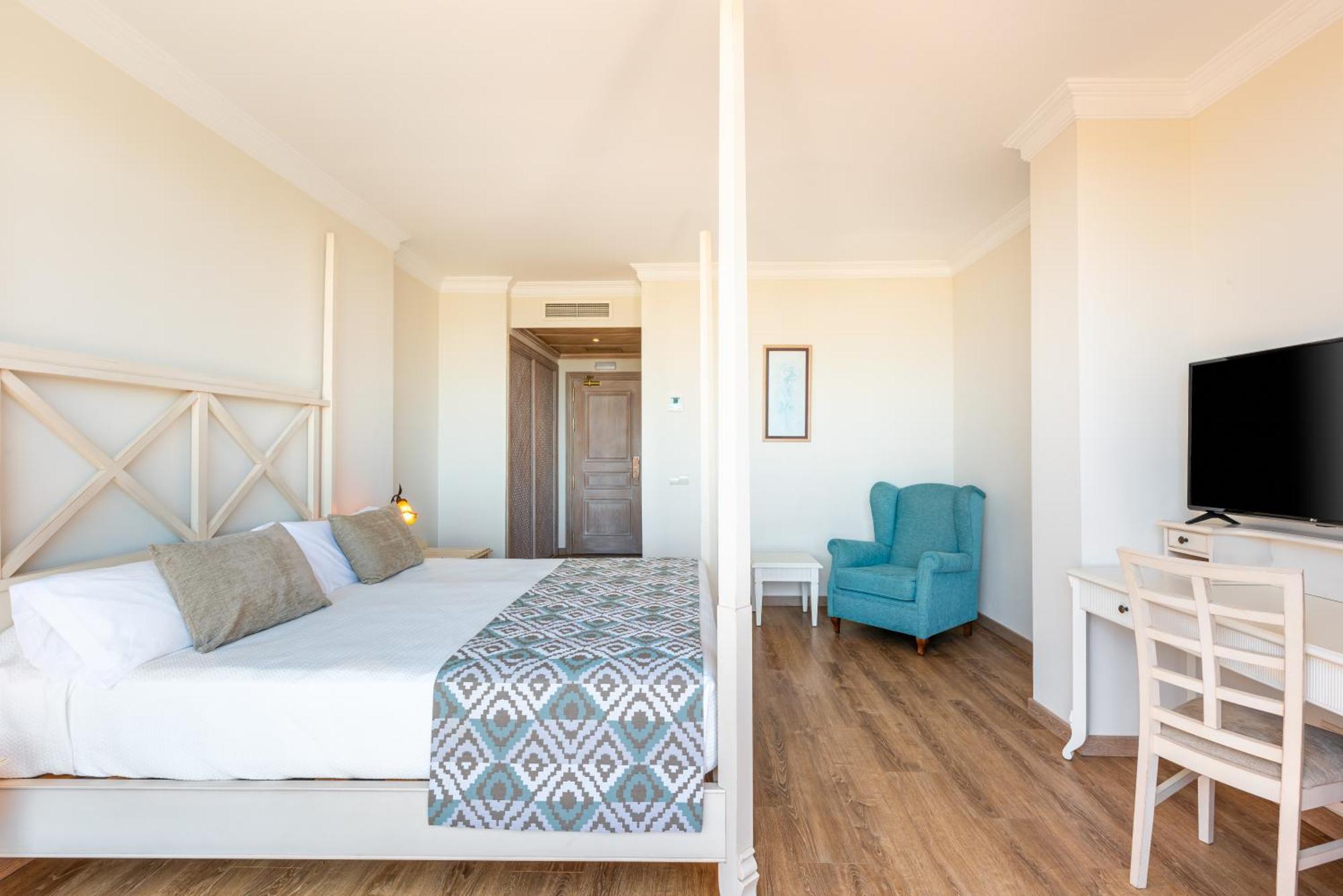 Globales Paraiso Beach Estepona Bagian luar foto