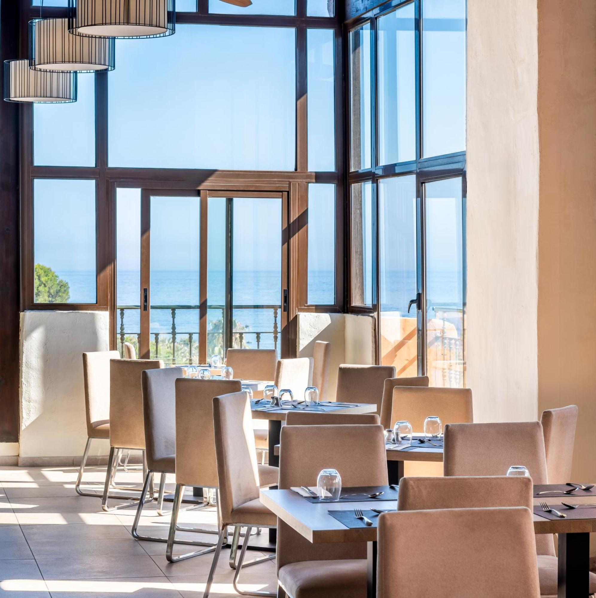 Globales Paraiso Beach Estepona Bagian luar foto